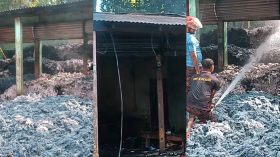 বিয়ানীবাজারে তুলার গুদামের আগুনে পুড়লো কারখানা, মুদি দোকান