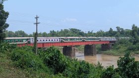 সিলেটের সাথে সারাদেশের রেল যোগাযোগ বন্ধ