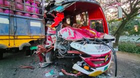 সিলেটে বাস-ট্রাকের মুখোমুখী সং ঘ র্ষ