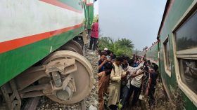 নীলসাগর এক্সপ্রেসের কয়েকটি বগি লাইনচ্যুত , বহু হতাহতের শঙ্কা