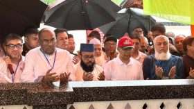 হযরত শাহজালাল (রহ.)-এর মাজার জিয়ারত করছেন প্রধানমন্ত্রী তারেক রহমান