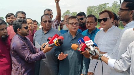 জ্বালানি তেলের দাম বৃদ্ধির অজুহাতে নিত্যপণ্যের দাম বাড়ানোর সুযোগ নেই: সিলেটে বাণিজ্যমন্ত্রী