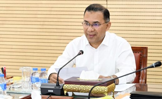 নিজের গাড়িবহর থামিয়ে অ্যাম্বুলেন্সকে যেতে দিলেন প্রধানমন্ত্রী